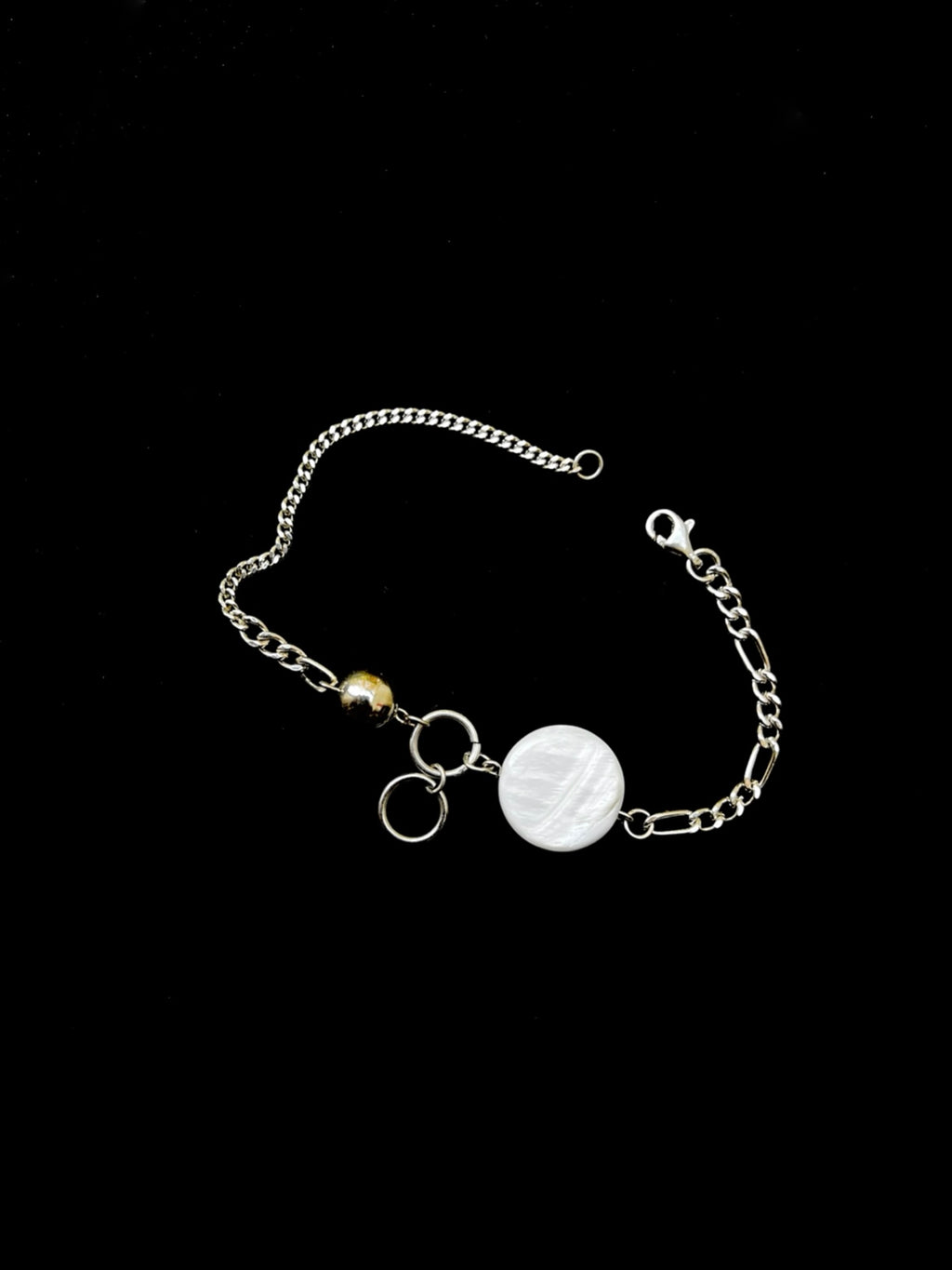 The whitemoon bracelet
