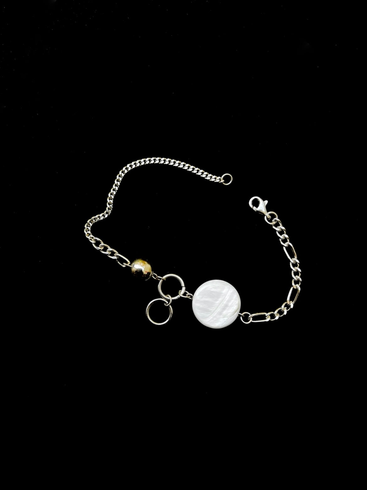 The whitemoon bracelet