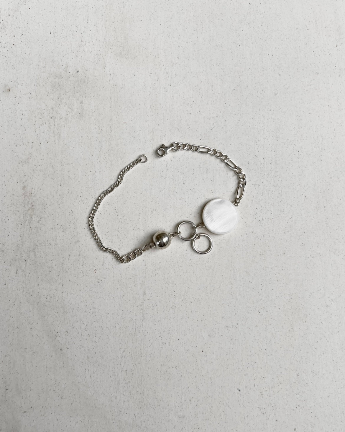 The whitemoon bracelet