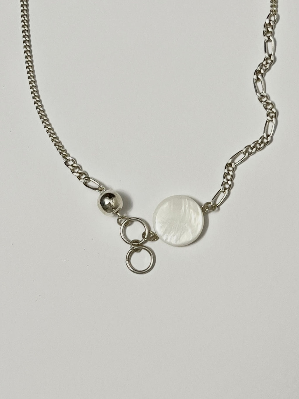 The whitemoon necklace