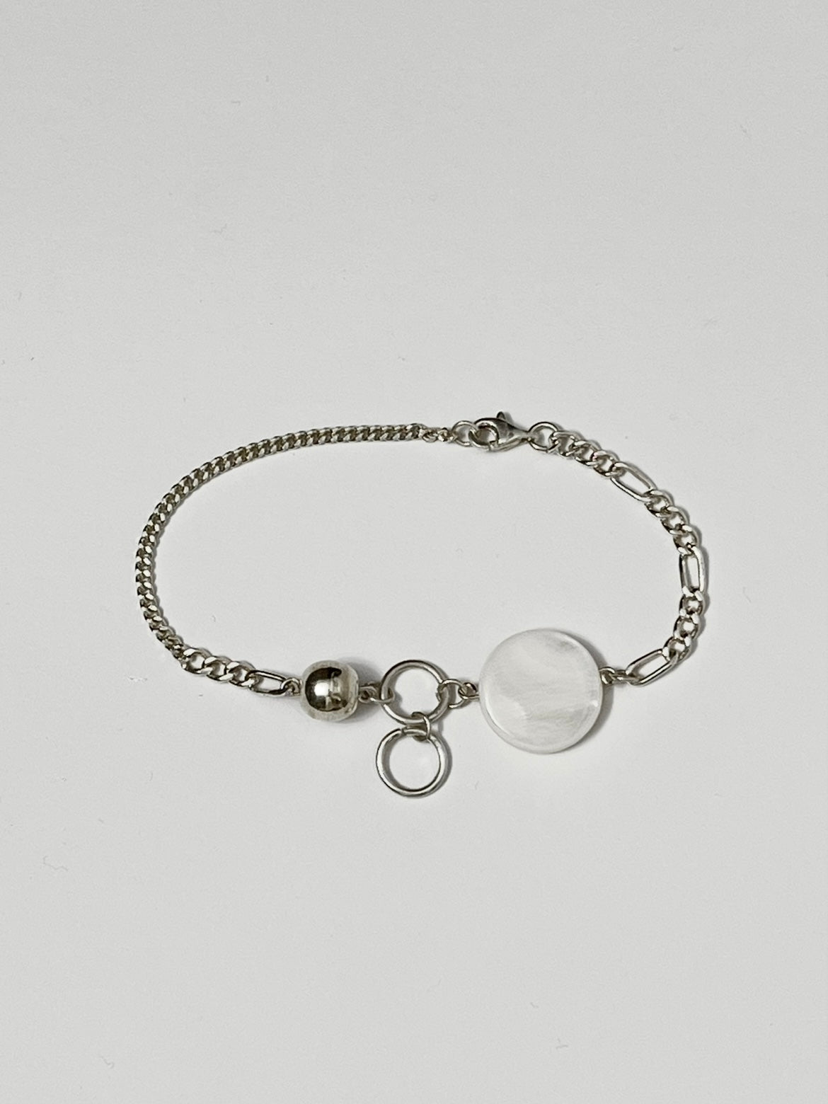 The whitemoon bracelet