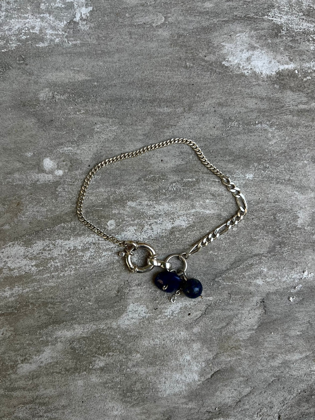 Blue pupil bracelet